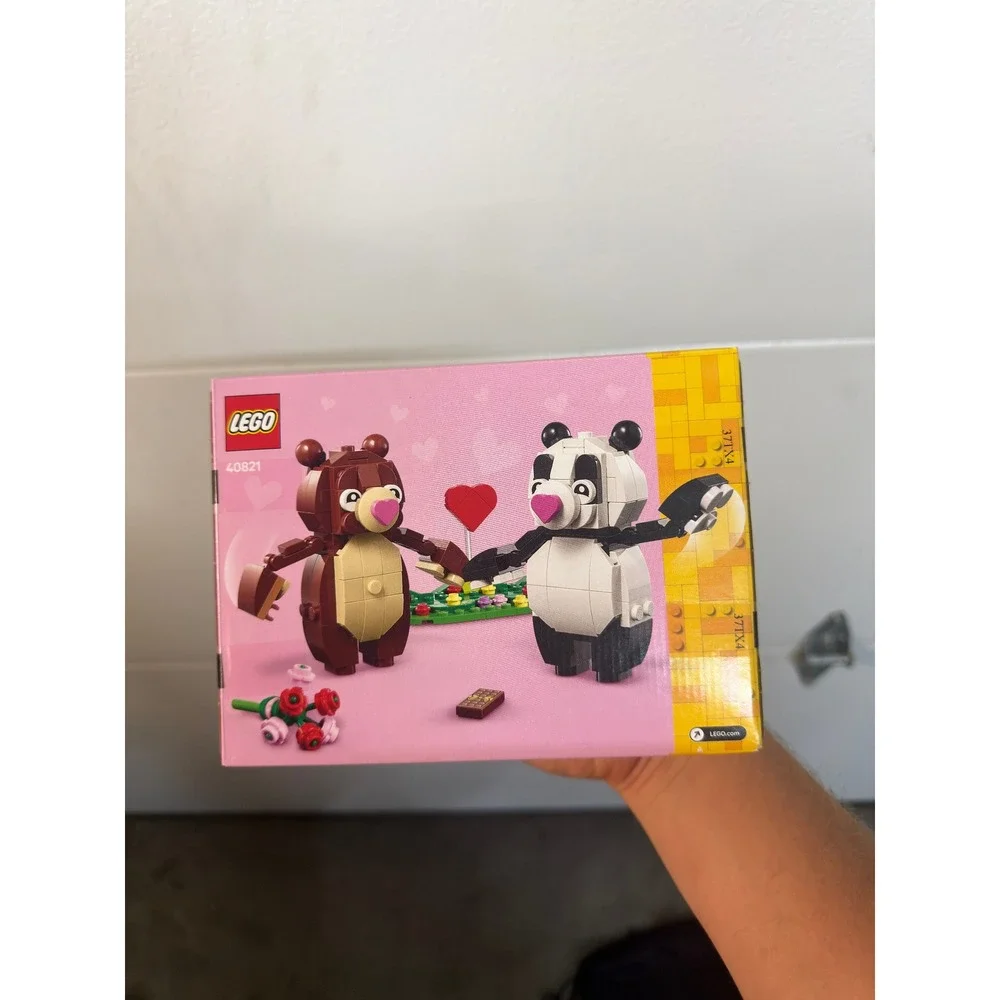 LEGO Love Bears 40821 Valentine Panda and Brown Bear Building Toy Set 287 Pcs